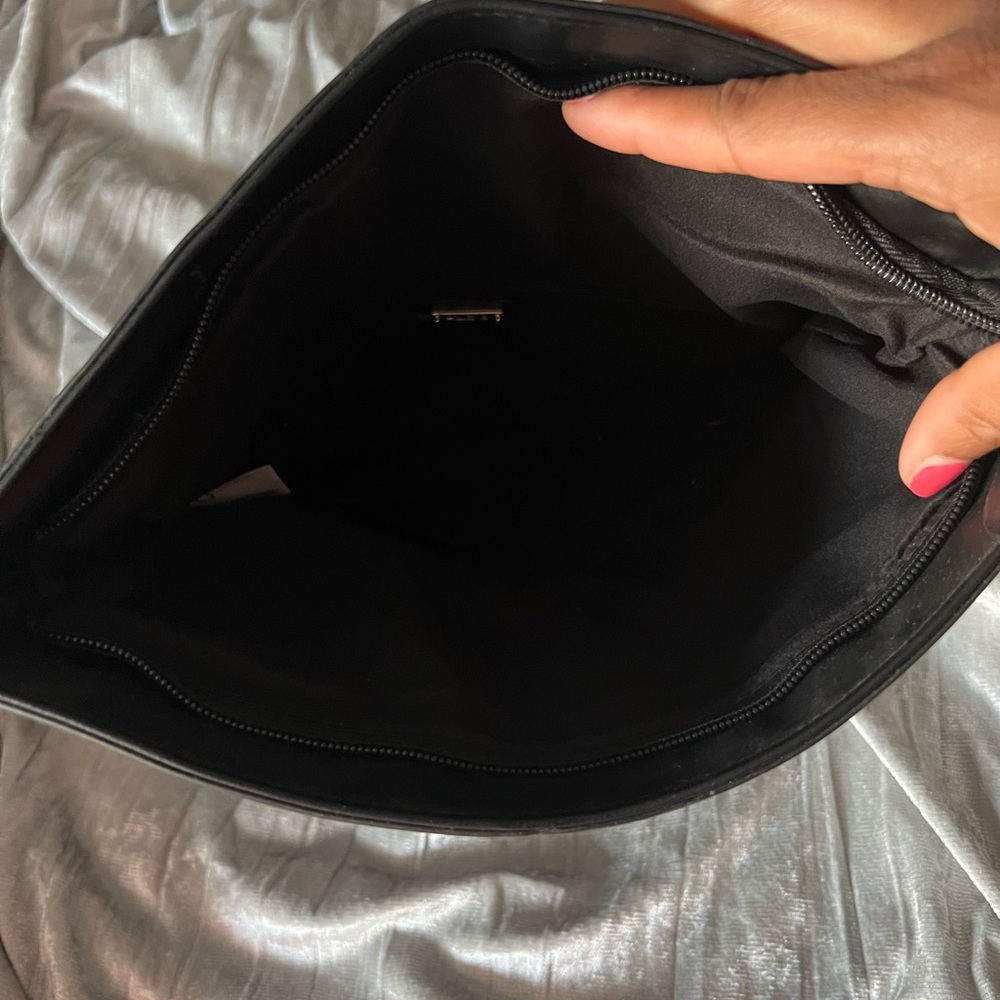 Also Crossbody - Picture 3 of 3